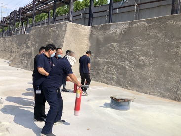 筑牢防火墻，把好安全關(guān)，  ---公司開展消防應(yīng)急演練