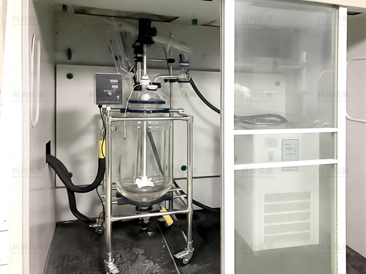 上?？婆d儀器與某公司合作