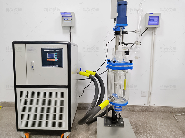 上?？婆d儀器與四川某大學(xué)合作現(xiàn)場(chǎng)